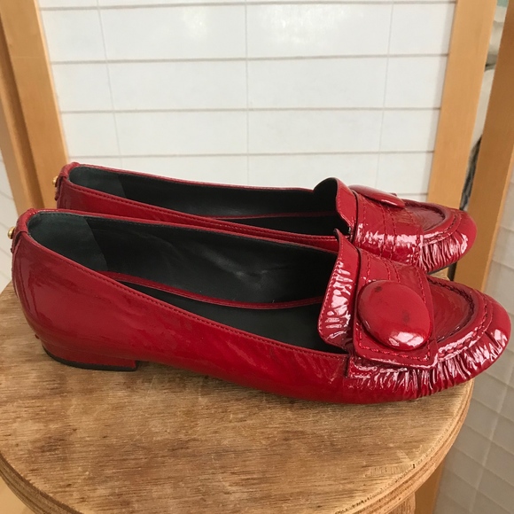 Size 8.5 kate spade red patent loafer big button - Picture 4 of 8